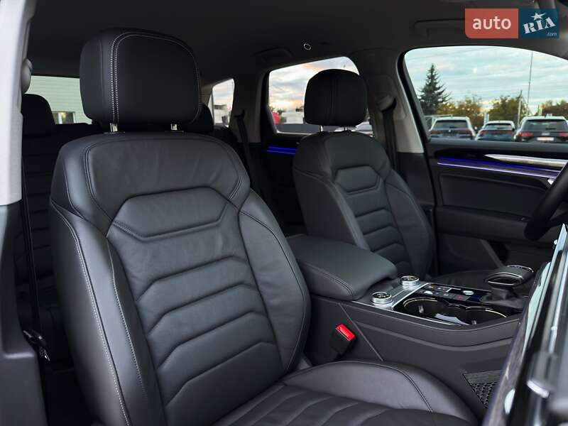Внедорожник / Кроссовер Volkswagen Touareg 2021 в Луцке