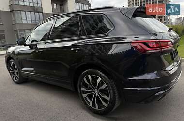 Позашляховик / Кросовер Volkswagen Touareg 2020 в Києві
