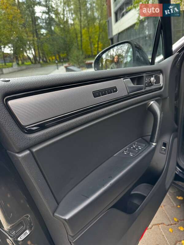 Внедорожник / Кроссовер Volkswagen Touareg 2016 в Тернополе
