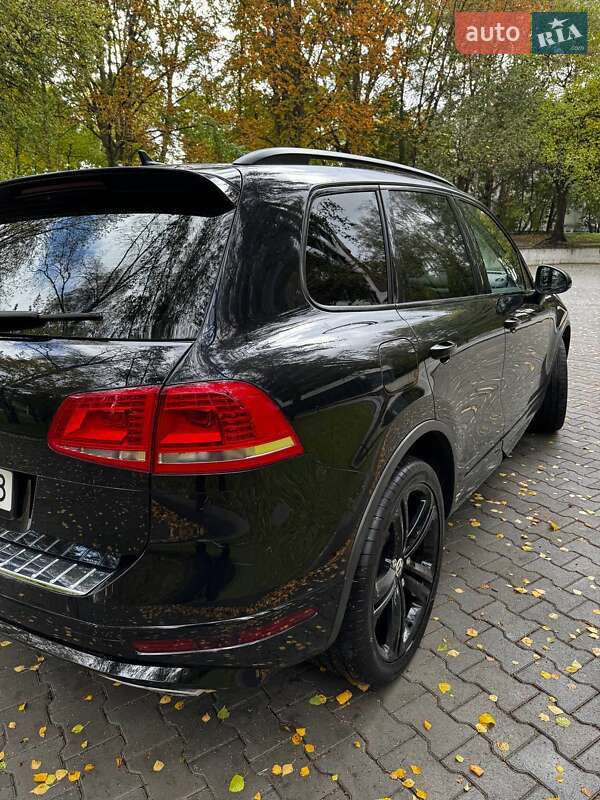 Внедорожник / Кроссовер Volkswagen Touareg 2016 в Тернополе