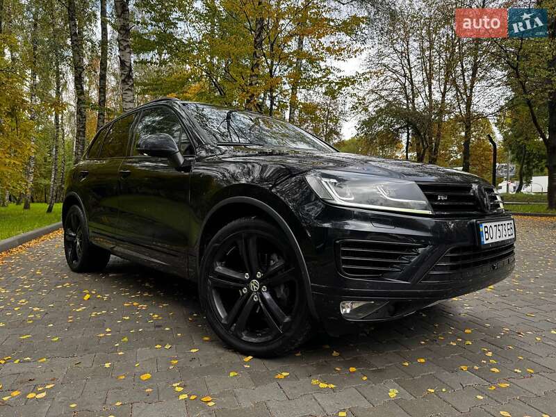 Внедорожник / Кроссовер Volkswagen Touareg 2016 в Тернополе