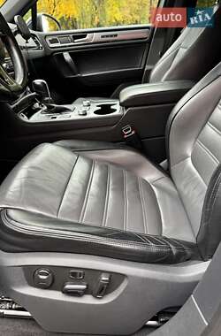 Внедорожник / Кроссовер Volkswagen Touareg 2015 в 