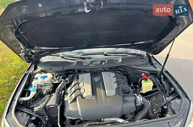 Позашляховик / Кросовер Volkswagen Touareg 2014 в  фото 28 Позашляховик / Кросовер Volkswagen Touareg 2014 в