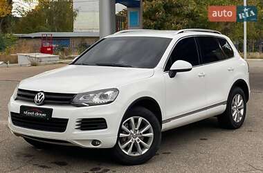Внедорожник / Кроссовер Volkswagen Touareg 2014 в Николаеве
