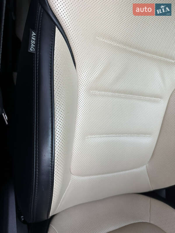 Позашляховик / Кросовер Volkswagen Touareg 2017 в Києві