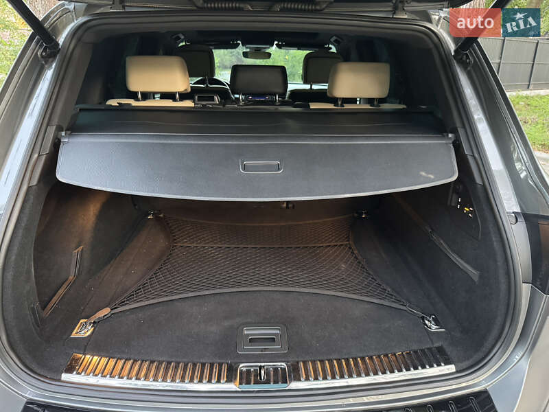 Позашляховик / Кросовер Volkswagen Touareg 2017 в Києві