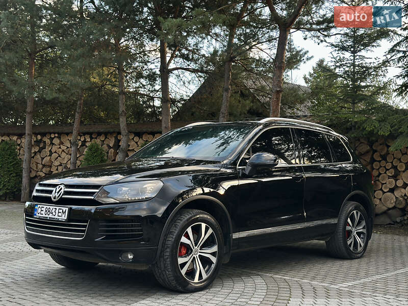Внедорожник / Кроссовер Volkswagen Touareg 2011 в Черновцах