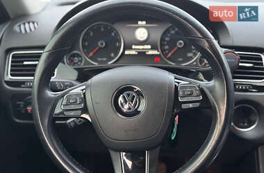 Внедорожник / Кроссовер Volkswagen Touareg 2013 в 