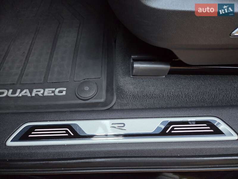 Внедорожник / Кроссовер Volkswagen Touareg 2021 в Иршаве