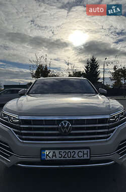 Позашляховик / Кросовер Volkswagen Touareg 2021 в Києві