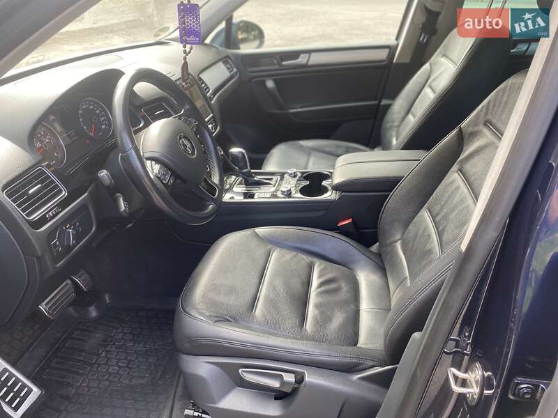 Позашляховик / Кросовер Volkswagen Touareg 2013 в Вінниці