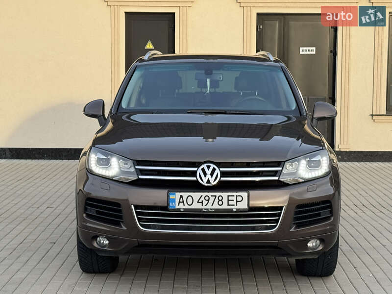 Внедорожник / Кроссовер Volkswagen Touareg 2014 в Мукачево