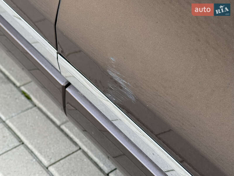 Внедорожник / Кроссовер Volkswagen Touareg 2014 в Мукачево