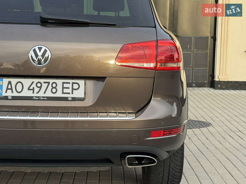 Внедорожник / Кроссовер Volkswagen Touareg 2014 в Мукачево