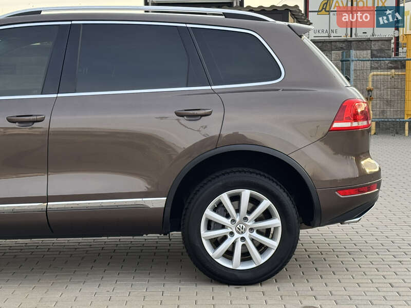 Внедорожник / Кроссовер Volkswagen Touareg 2014 в Мукачево