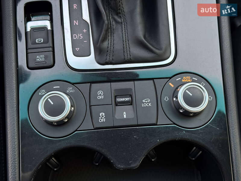 Внедорожник / Кроссовер Volkswagen Touareg 2014 в Мукачево