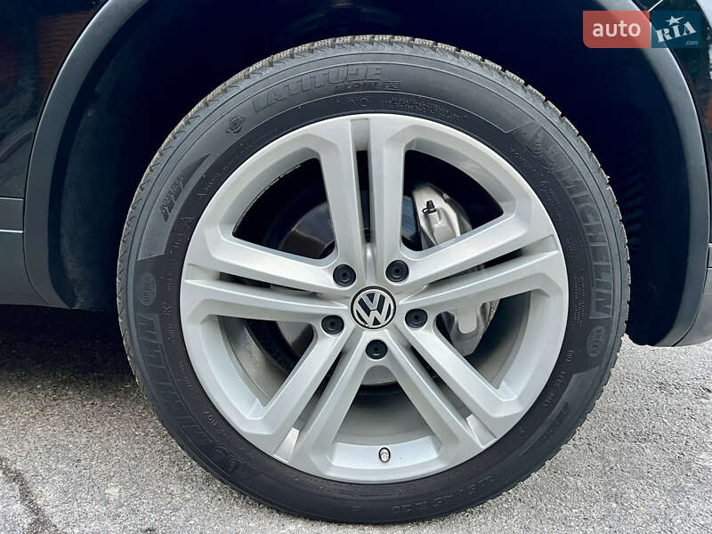 Позашляховик / Кросовер Volkswagen Touareg 2015 в Києві фото 24 Позашляховик / Кросовер Volkswagen Touareg 2015 в Києві