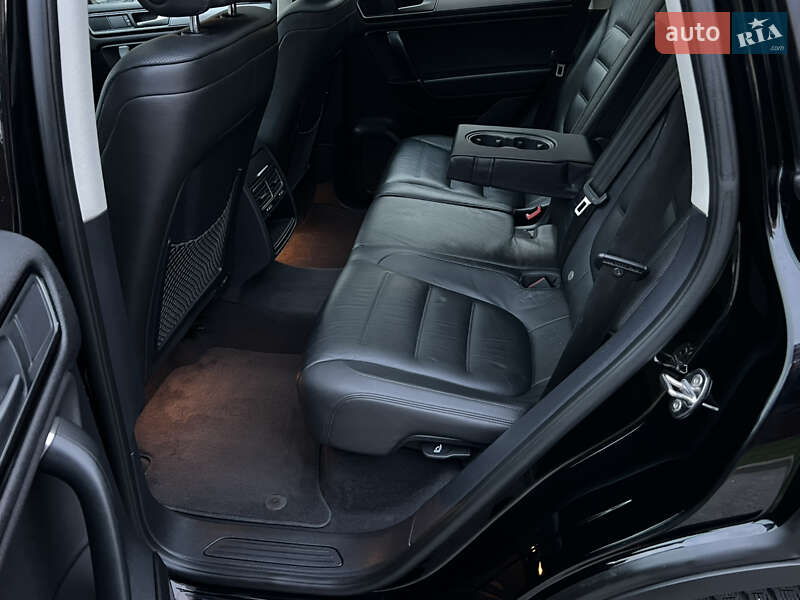 Позашляховик / Кросовер Volkswagen Touareg 2015 в Києві фото 33 Позашляховик / Кросовер Volkswagen Touareg 2015 в Києві