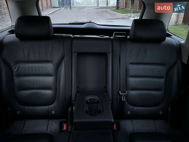 Позашляховик / Кросовер Volkswagen Touareg 2015 в Києві фото 55 Позашляховик / Кросовер Volkswagen Touareg 2015 в Києві