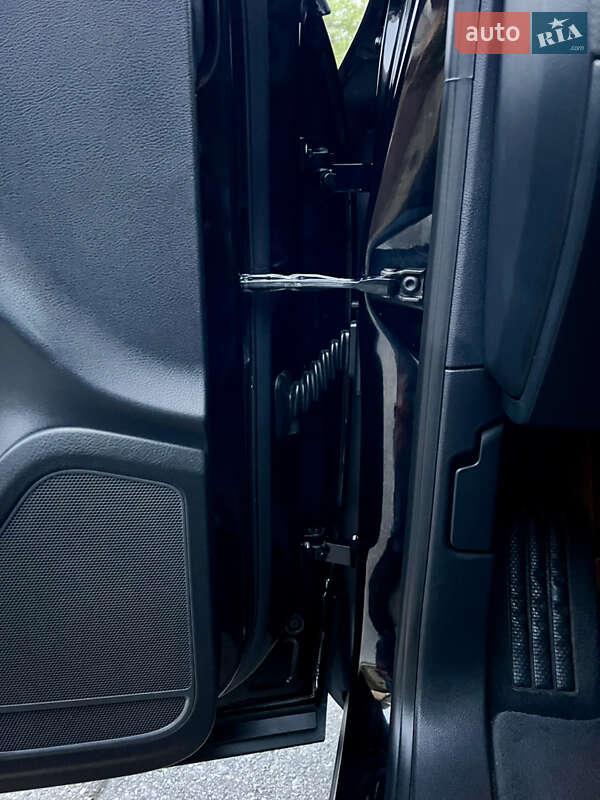 Позашляховик / Кросовер Volkswagen Touareg 2015 в Києві фото 75 Позашляховик / Кросовер Volkswagen Touareg 2015 в Києві