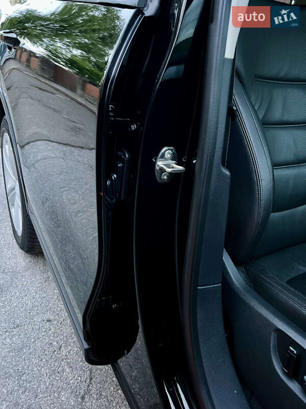 Позашляховик / Кросовер Volkswagen Touareg 2015 в Києві фото 88 Позашляховик / Кросовер Volkswagen Touareg 2015 в Києві