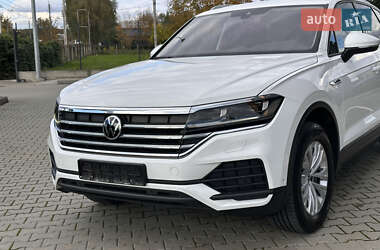 Внедорожник / Кроссовер Volkswagen Touareg 2020 в 