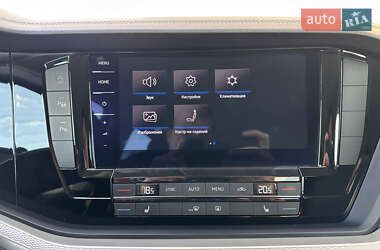 Внедорожник / Кроссовер Volkswagen Touareg 2020 в 