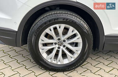 Внедорожник / Кроссовер Volkswagen Touareg 2020 в 