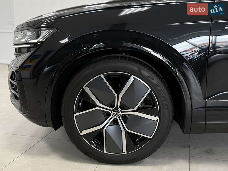 Позашляховик / Кросовер Volkswagen Touareg 2025 в Тернополі
