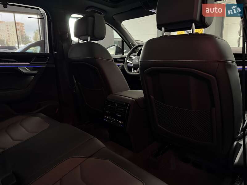 Позашляховик / Кросовер Volkswagen Touareg 2025 в Тернополі