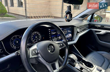 Внедорожник / Кроссовер Volkswagen Touareg 2019 в 
