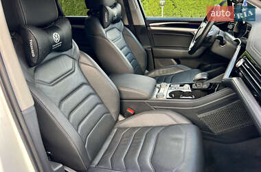 Внедорожник / Кроссовер Volkswagen Touareg 2019 в 