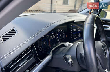 Внедорожник / Кроссовер Volkswagen Touareg 2019 в 