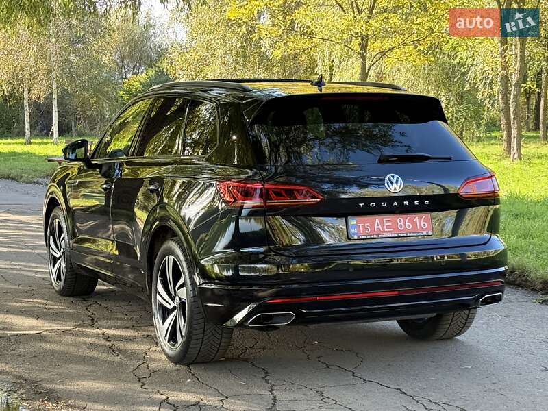 Позашляховик / Кросовер Volkswagen Touareg 2020 в Рівному