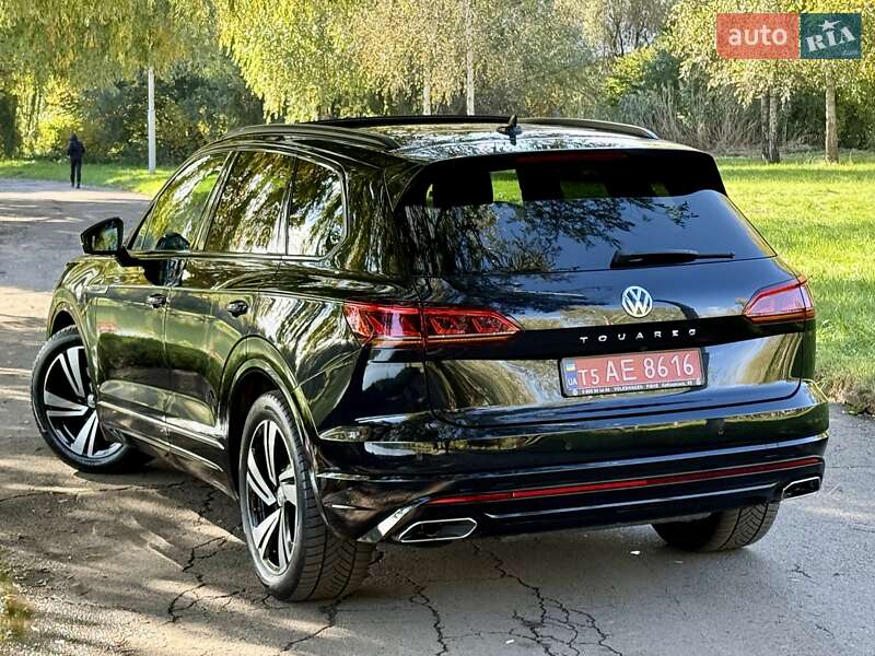 Позашляховик / Кросовер Volkswagen Touareg 2020 в Рівному