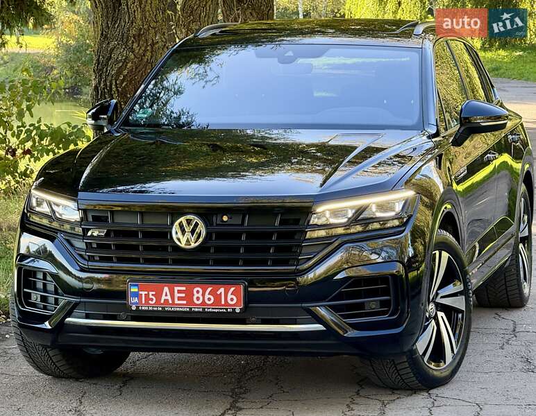 Позашляховик / Кросовер Volkswagen Touareg 2020 в Рівному