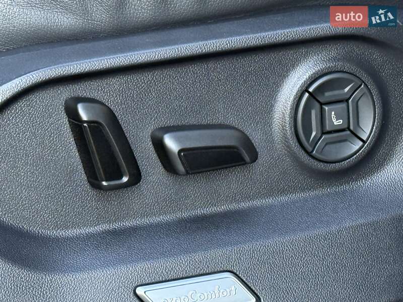 Позашляховик / Кросовер Volkswagen Touareg 2020 в Рівному