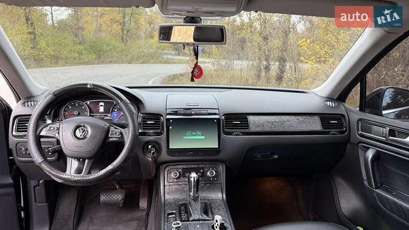 Внедорожник / Кроссовер Volkswagen Touareg 2012 в Звенигородке