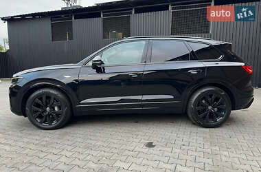 Внедорожник / Кроссовер Volkswagen Touareg 2022 в 