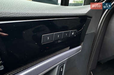Внедорожник / Кроссовер Volkswagen Touareg 2022 в 