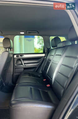 Внедорожник / Кроссовер Volkswagen Touareg 2005 в 