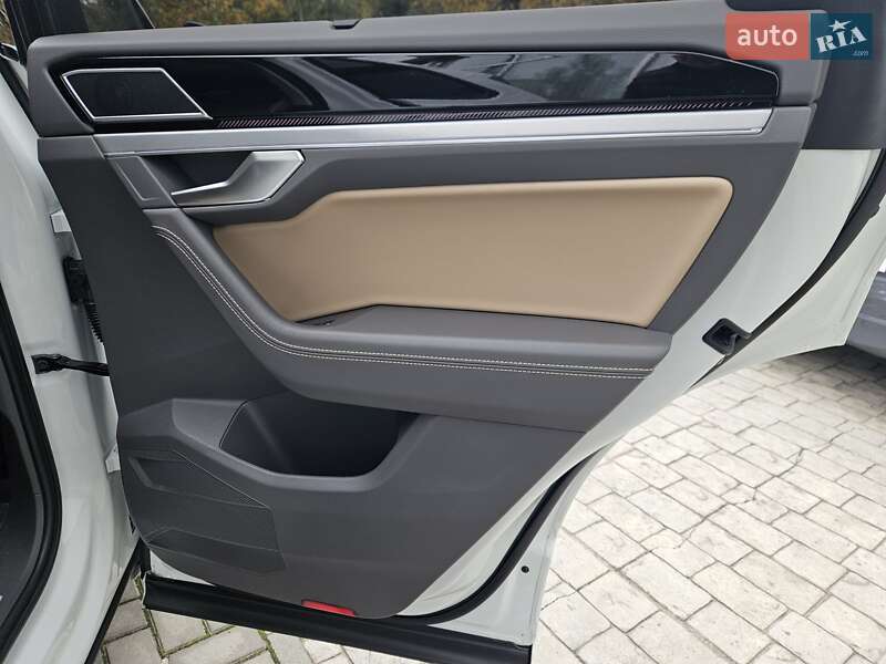 Позашляховик / Кросовер Volkswagen Touareg 2024 в Києві фото 35 Позашляховик / Кросовер Volkswagen Touareg 2024 в Києві