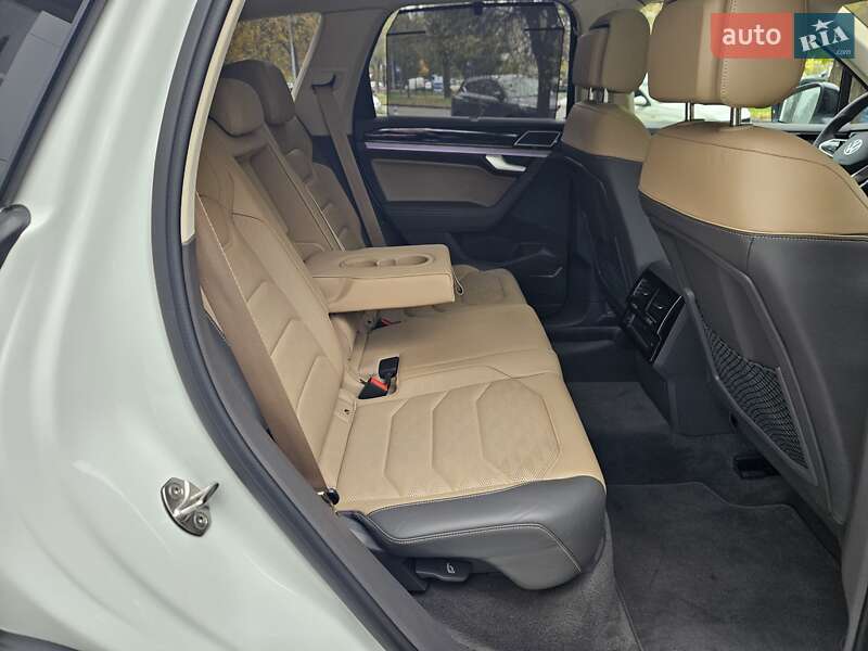 Позашляховик / Кросовер Volkswagen Touareg 2024 в Києві фото 38 Позашляховик / Кросовер Volkswagen Touareg 2024 в Києві