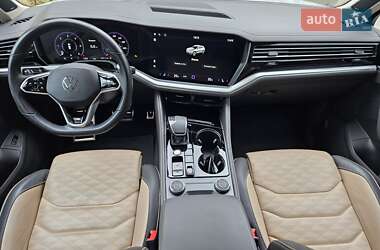 Внедорожник / Кроссовер Volkswagen Touareg 2024 в  фото 43 Внедорожник / Кроссовер Volkswagen Touareg 2024 в