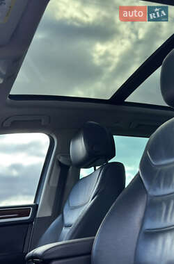 Внедорожник / Кроссовер Volkswagen Touareg 2013 в 