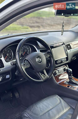 Внедорожник / Кроссовер Volkswagen Touareg 2013 в 
