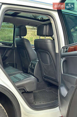 Внедорожник / Кроссовер Volkswagen Touareg 2013 в 
