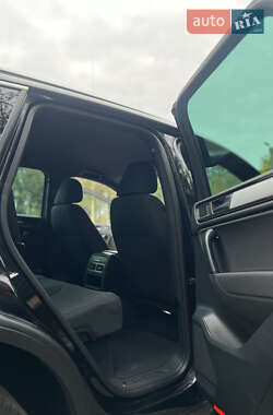 Внедорожник / Кроссовер Volkswagen Touareg 2013 в 