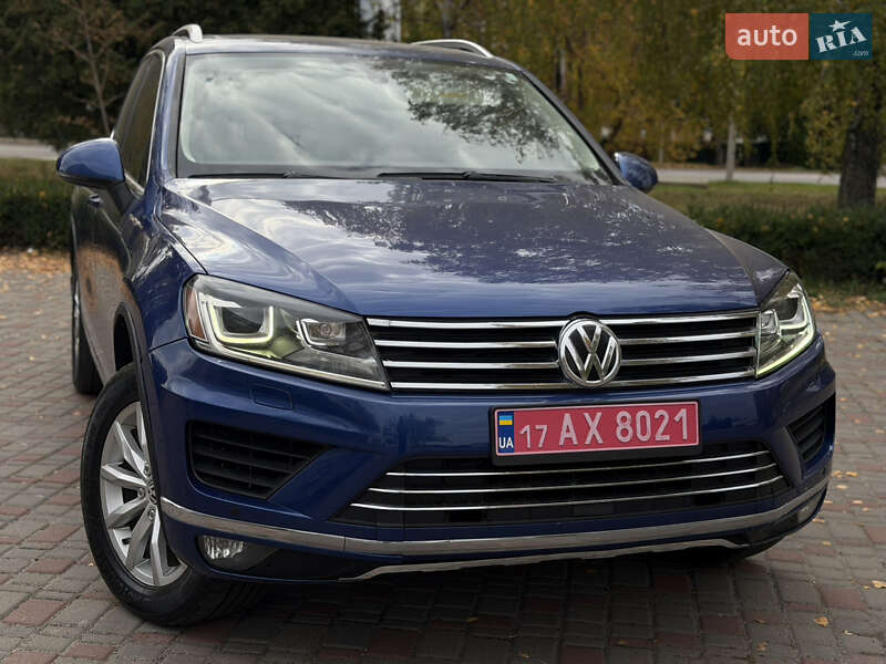 Внедорожник / Кроссовер Volkswagen Touareg 2017 в Лубнах