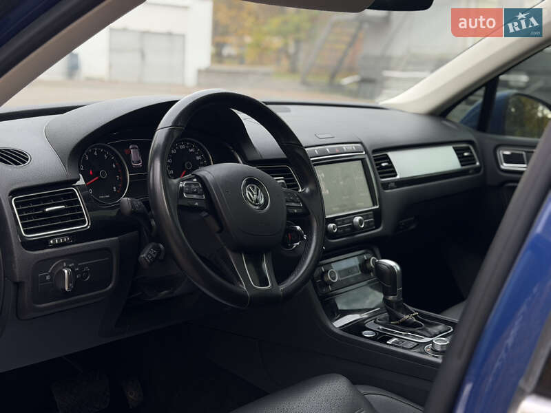 Внедорожник / Кроссовер Volkswagen Touareg 2017 в Лубнах